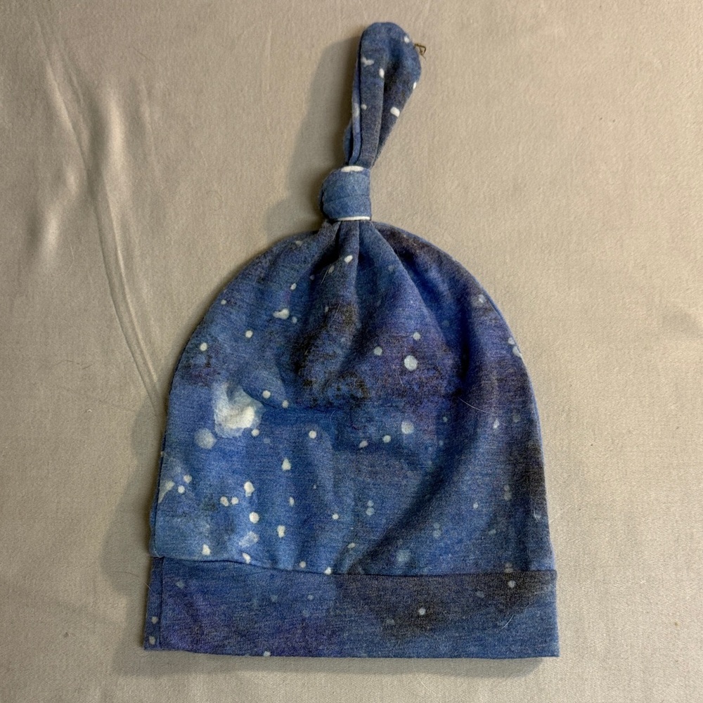 ⭐️ Copper Pearl - Galaxy Blue Top Knot Hat - Picture 2 of 3